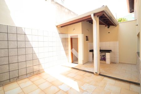 Casa para alugar com 160m², 3 quartos e 2 vagas Casa para alugar com 160m², 3 quartos e 2 vagasVaranda