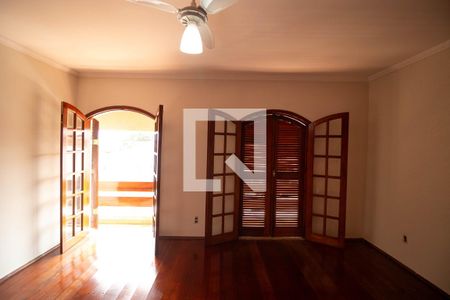 Casa para alugar com 160m², 3 quartos e 2 vagas Casa para alugar com 160m², 3 quartos e 2 vagasSuíte