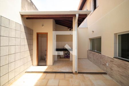 Casa para alugar com 160m², 3 quartos e 2 vagas Casa para alugar com 160m², 3 quartos e 2 vagasVaranda