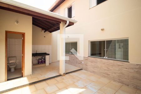 Casa para alugar com 160m², 3 quartos e 2 vagas Casa para alugar com 160m², 3 quartos e 2 vagasVaranda