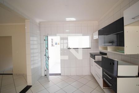 Casa para alugar com 160m², 3 quartos e 2 vagas Casa para alugar com 160m², 3 quartos e 2 vagasCozinha