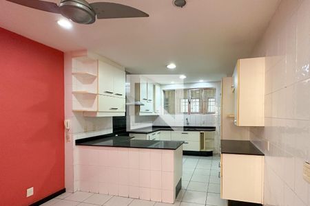 Apartamento à venda com 300m², 4 quartos e 2 vagasCozinha