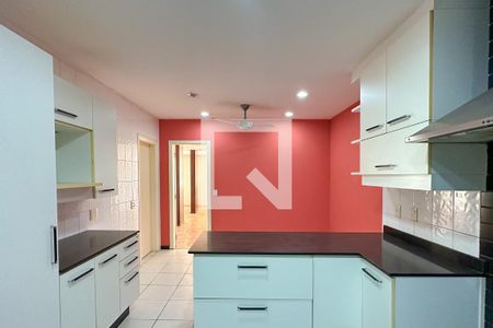 Apartamento à venda com 300m², 4 quartos e 2 vagasCozinha