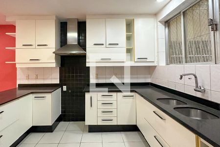 Apartamento à venda com 300m², 4 quartos e 2 vagasCozinha