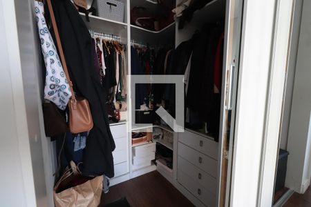 Apartamento à venda com 67m², 2 quartos e 1 vagaCloset da suíte