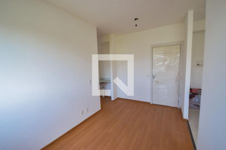 Sala de apartamento para alugar com 1 quarto, 32m² em Todos Os Santos, Rio de Janeiro