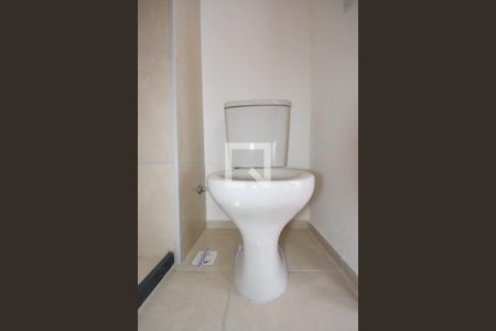 Banheiro de apartamento para alugar com 1 quarto, 32m² em Todos Os Santos, Rio de Janeiro