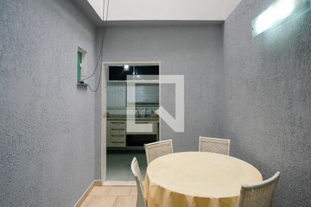 Casa à venda com 200m², 3 quartos e 5 vagasVaranda 2