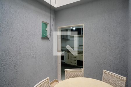 Casa à venda com 200m², 3 quartos e 5 vagasVaranda 2