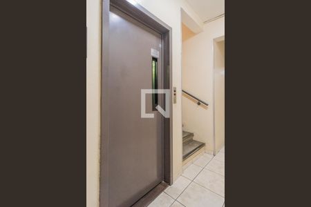 Apartamento à venda com 76m², 1 quarto e sem vagaElevador