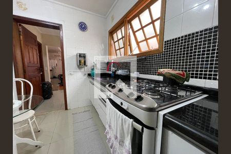 Casa à venda com 150m², 3 quartos e 2 vagas Casa à venda com 150m², 3 quartos e 2 vagasCozinha