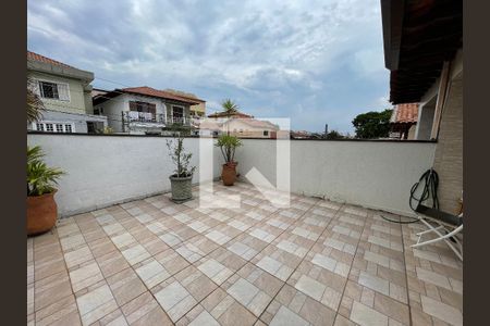 Casa à venda com 150m², 3 quartos e 2 vagas Casa à venda com 150m², 3 quartos e 2 vagasVaranda