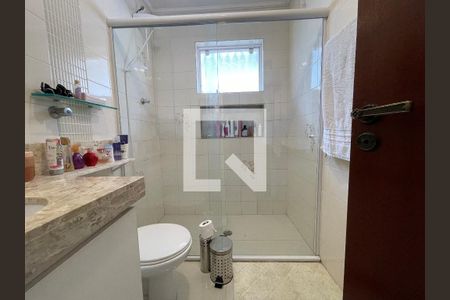 Casa à venda com 150m², 3 quartos e 2 vagas Casa à venda com 150m², 3 quartos e 2 vagasBanheiro Social