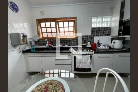 Casa à venda com 150m², 3 quartos e 2 vagas Casa à venda com 150m², 3 quartos e 2 vagasCozinha