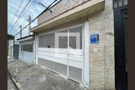 Casa à venda com 150m², 3 quartos e 2 vagas Casa à venda com 150m², 3 quartos e 2 vagasFachada