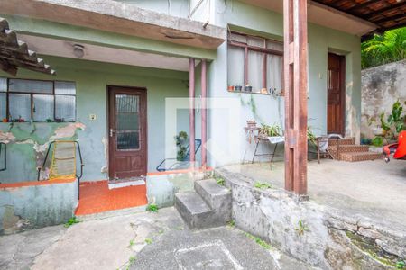 Casa à venda com 150m², 3 quartos e 3 vagas Casa à venda com 150m², 3 quartos e 3 vagasQuintal