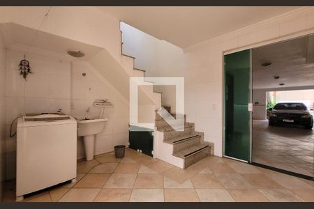 Casa à venda com 300m², 3 quartos e 5 vagasArea de serviço