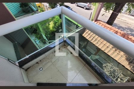 Sacada de casa à venda com 3 quartos, 300m² em Vila Alpina, Santo André