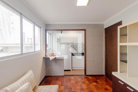 Sala de apartamento para alugar com 1 quarto, 33m² em Centro, Curitiba