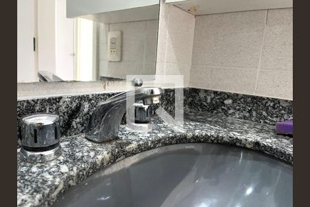 Apartamento para alugar com 85m², 2 quartos e 2 vagasBanheiro 