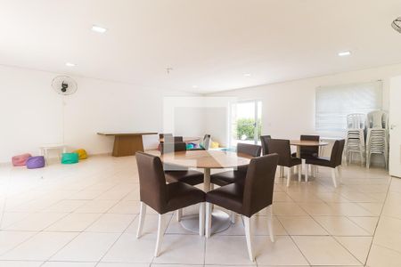Apartamento para alugar com 55m², 2 quartos e 1 vaga Apartamento para alugar com 55m², 2 quartos e 1 vagaÁrea comum - Salão de festas