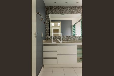 Apartamento para alugar com 156m², 3 quartos e 3 vagasBanheiro da Suíte 1