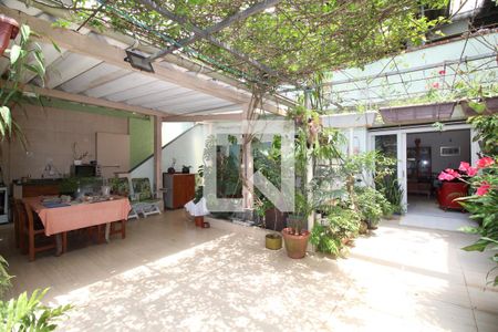 Casa à venda com 360m², 3 quartos e 3 vagasQuintal