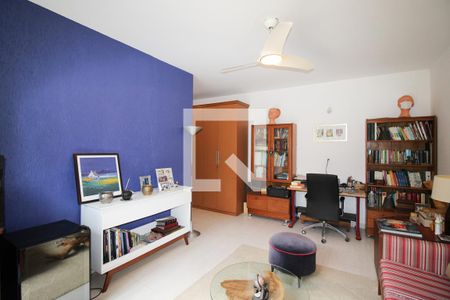 Casa à venda com 360m², 3 quartos e 3 vagasEdícula - Sala