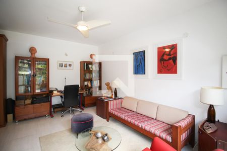 Casa à venda com 360m², 3 quartos e 3 vagasEdícula - Sala