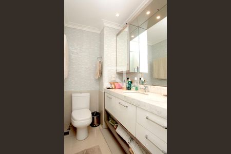 Apartamento à venda com 137m², 3 quartos e 2 vagasBanheiro Quarto 1 Suíte