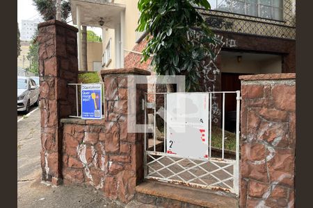 Casa à venda com 180m², 3 quartos e 2 vagasFachada