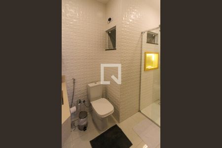 Casa à venda com 280m², 3 quartos e 2 vagas Casa à venda com 280m², 3 quartos e 2 vagasBanheiro Social