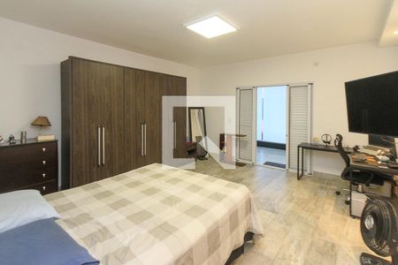 Casa à venda com 280m², 3 quartos e 2 vagas Casa à venda com 280m², 3 quartos e 2 vagasSuite