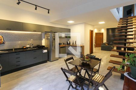 Casa à venda com 280m², 3 quartos e 2 vagas Casa à venda com 280m², 3 quartos e 2 vagasCozinha