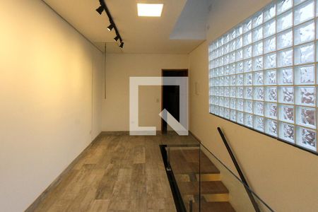 Casa à venda com 280m², 3 quartos e 2 vagas Casa à venda com 280m², 3 quartos e 2 vagasCorredor