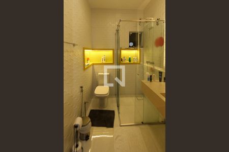 Casa à venda com 280m², 3 quartos e 2 vagas Casa à venda com 280m², 3 quartos e 2 vagasBanheiro da Suíte