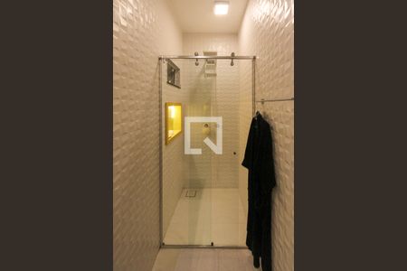 Casa à venda com 280m², 3 quartos e 2 vagas Casa à venda com 280m², 3 quartos e 2 vagasBanheiro Social