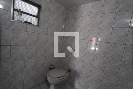 Casa para alugar com 96m², 3 quartos e sem vagaBanheiro do salão