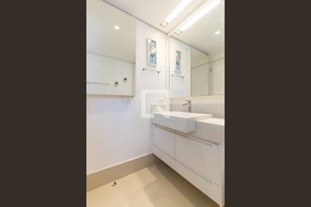 Apartamento à venda com 175m², 3 quartos e 3 vagasBanheiro da Suíte 1