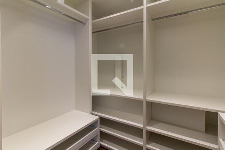 Apartamento à venda com 175m², 3 quartos e 3 vagasCloset da suíte 1