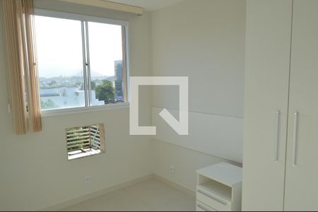 Quarto 1 de apartamento para alugar com 2 quartos, 50m² em Taquara, Rio de Janeiro