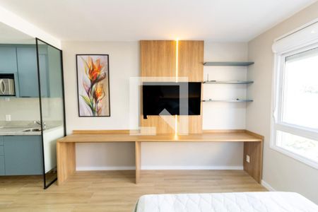 Sala/Quarto de kitnet/studio à venda com 1 quarto, 27m² em Partenon, Porto Alegre