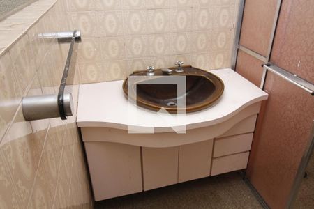 Casa à venda com 136m², 2 quartos e 1 vagaBanheiro