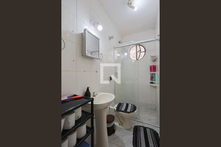 Casa à venda com 1m², 4 quartos e sem vaga Casa à venda com 1m², 4 quartos e sem vagaCasa 1 - Banheiro