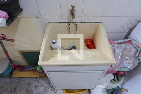 Casa à venda com 1m², 4 quartos e sem vaga Casa à venda com 1m², 4 quartos e sem vagaCasa 2 - Área de serviço