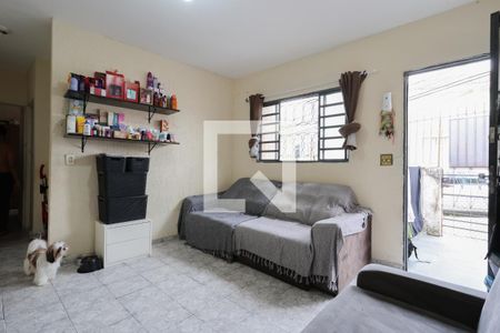 Casa à venda com 1m², 4 quartos e sem vaga Casa à venda com 1m², 4 quartos e sem vagaCasa 2 - Sala