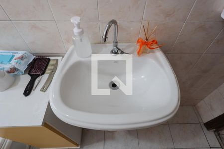 Casa à venda com 1m², 4 quartos e sem vaga Casa à venda com 1m², 4 quartos e sem vagaCasa 2 - Banheiro