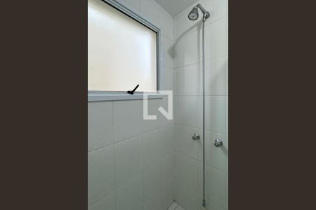 Banheiro da Suíte 1 de apartamento para alugar com 2 quartos, 61m² em Jardim Tupanci, Barueri