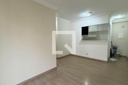 Sala de apartamento para alugar com 2 quartos, 61m² em Jardim Tupanci, Barueri