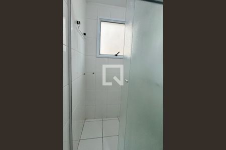 Banheiro da Suíte 1 de apartamento para alugar com 2 quartos, 61m² em Jardim Tupanci, Barueri